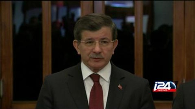 Turkish soldiers evacuate tomb of Suleyman Shah in Syria