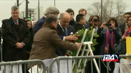 John Kerry in Paris