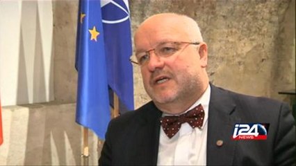 NATO 'very concerned' by Russian military build-up in Crimea