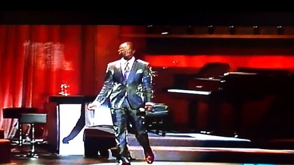 Rickey Smiley comedy skit- White vs Black Churches..Amazing Grace (motorola)
