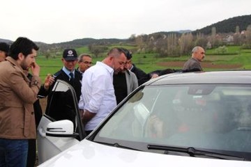 Otoyolu Birbirine Katan Alkollü Sürücüye Kelepçe