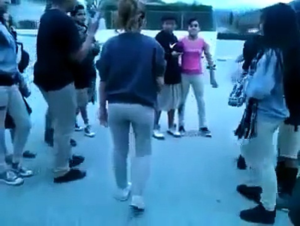 Mujeres Pelean Por Un Hombre ( Women Fight )