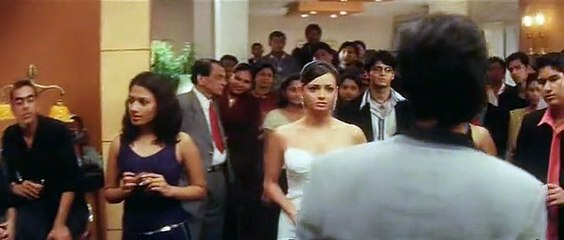 yeh dhuan dhuan sa rehne do mujhe .