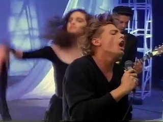 Luis Miguel - Fria Como El Viento - Video Oficial