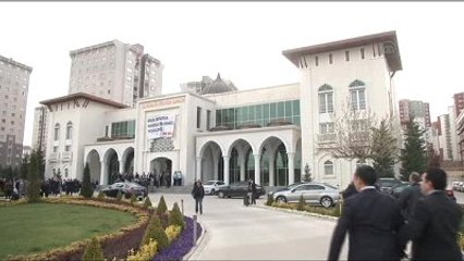 Akdoğan: "Birileri 'Yıkılmadık Ayaktayız' Görüntüsü Vermeye Çalışıyor"