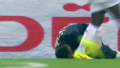 Zlatan Ibrahimovic Pranks PSG's Physiotherapist