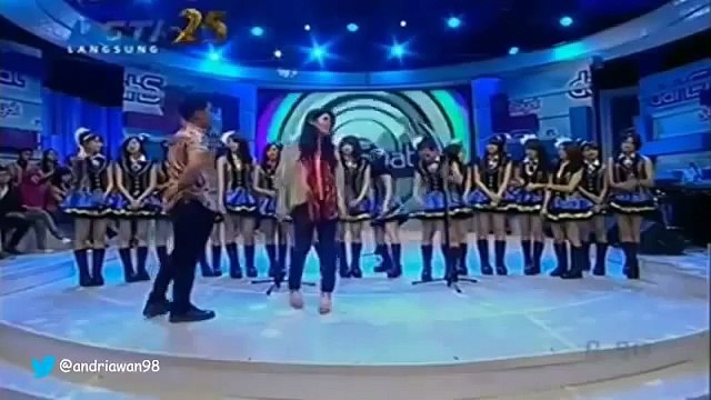 Member JKT48 (Nabilah, Dhike, Sendy) Goyang Bang Jali @ Dahsyat RCTI [22-02-2014]