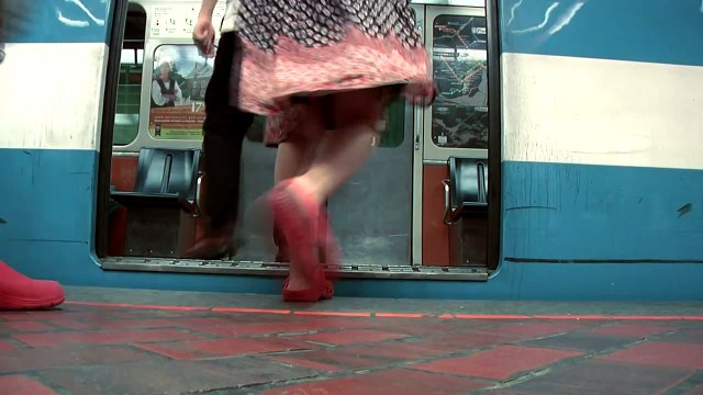 Le dou-dou-dou du métro de Montréal.mp4