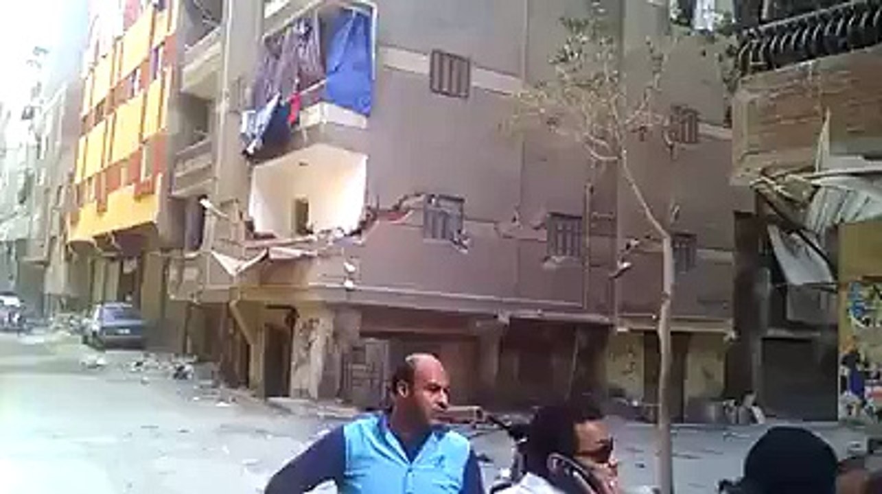 Nepal Earthquack Building Collapse Real LIVE footage