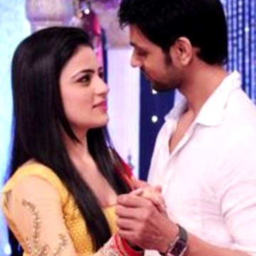 Ranveer and Ishani Romantic Song - Meri Aashiqui Tumse Hi - Video