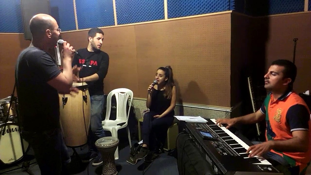 I follow rivers - Rehearsing band- ...