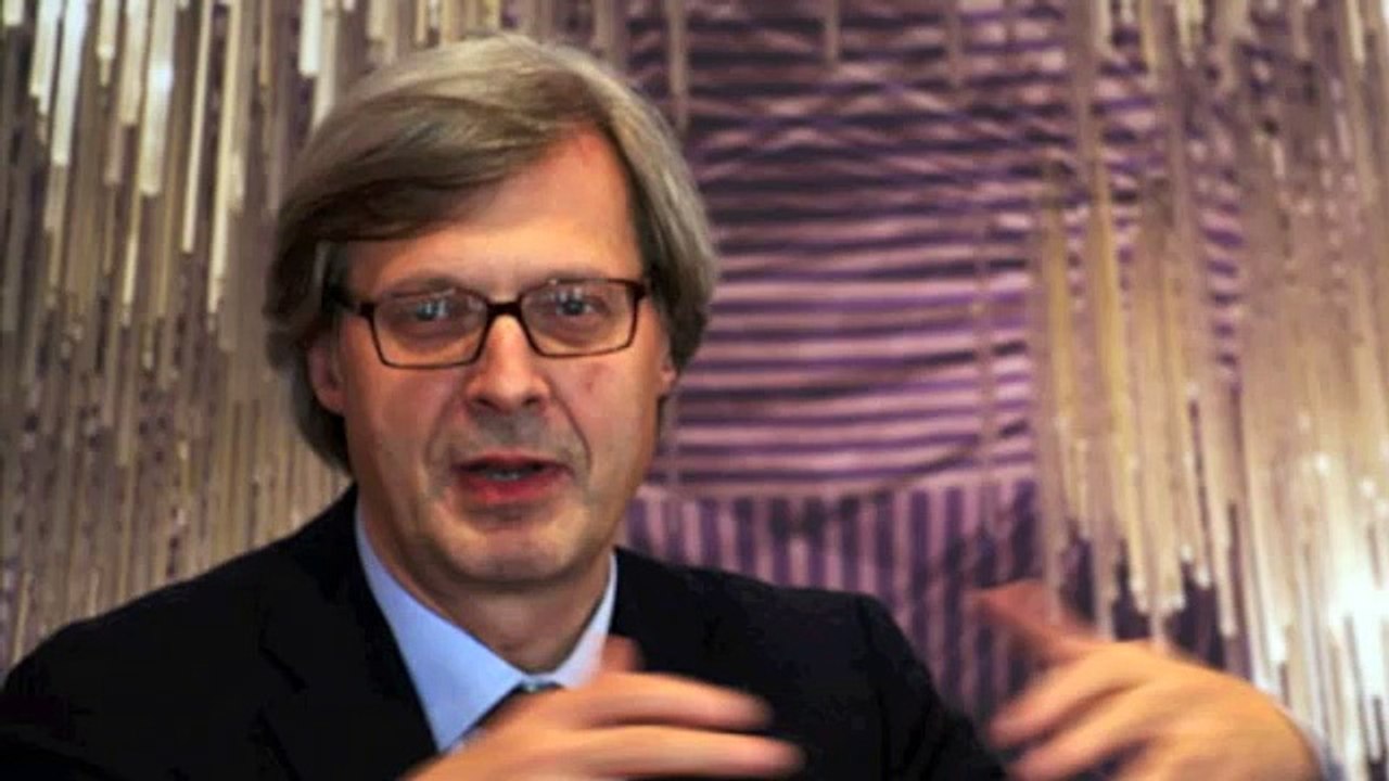 Vittorio Sgarbi parla del Volo di Stato con Sara Tommasi - La Zanzara - Radio 24 - 14/02/2011