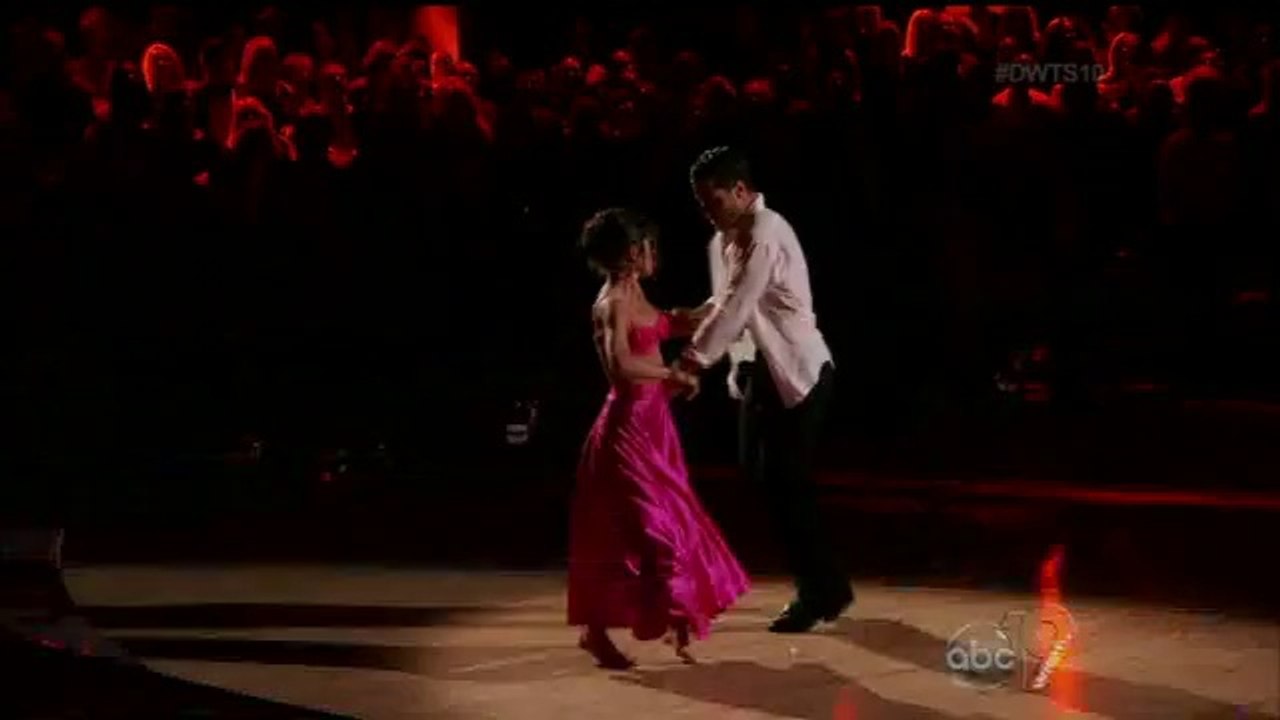 Kelly Monaco & Valentin Chmerkovskiy - Paso Doble