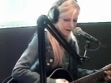 Avril Lavigne - Nobody's Home (Live Acoustic Version)