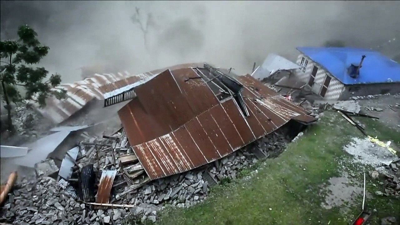 Népal : l'aide atteint les villages reculés