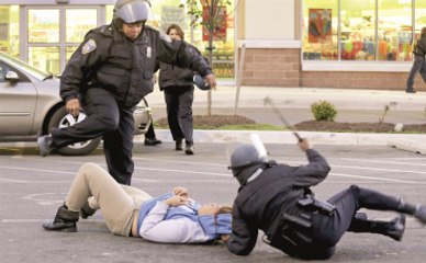 Taksimde Eylemciyi ABD'de Polisi Yaladılar!