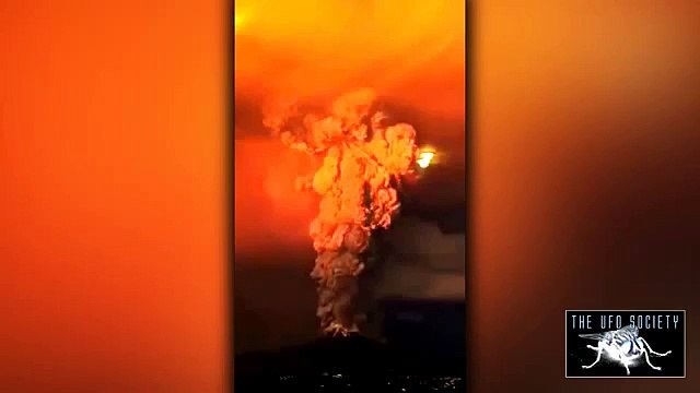 UFO OVNI - Large UFO Orbs Seen Near Calbuco Volcano Eruption In Chile`..