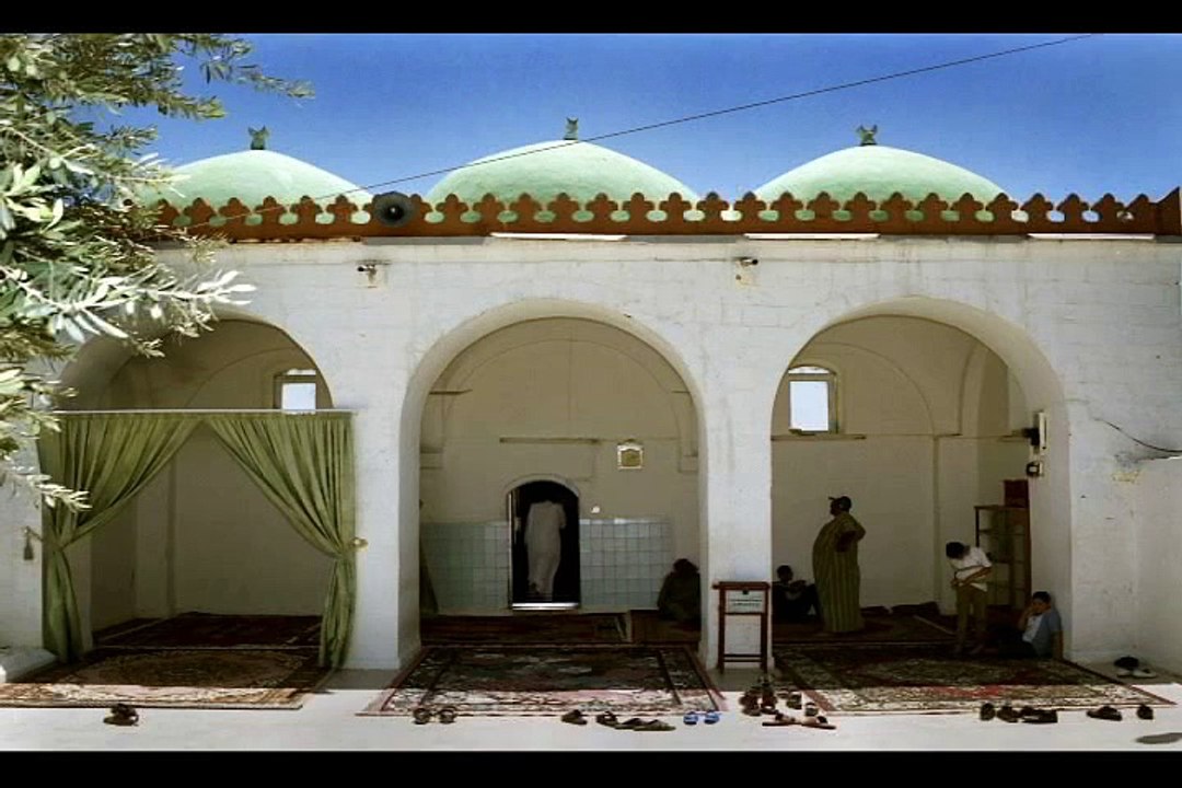 maulana tariq jameel - Hazrat muaz bin jabal ki qabar se khushboo