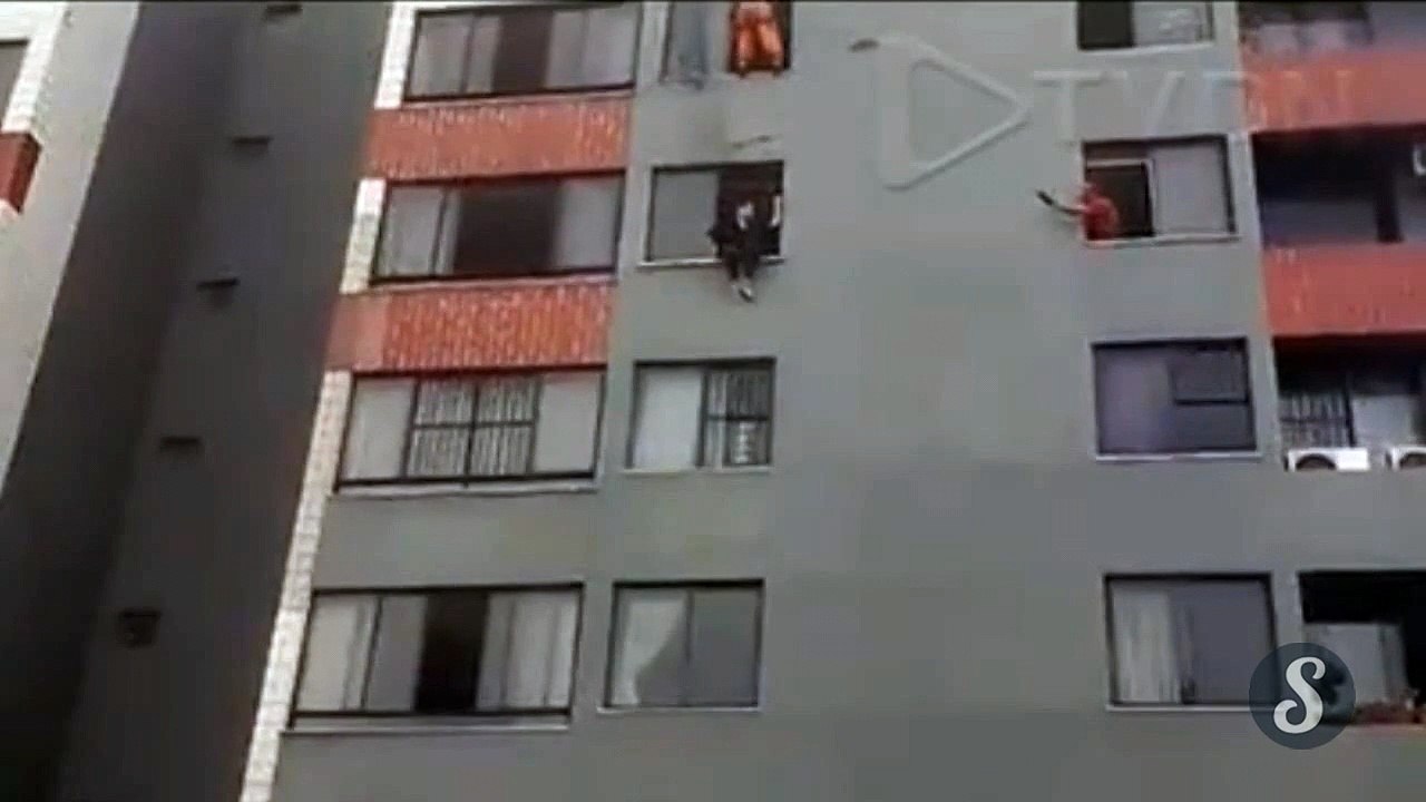 Un ninja évite une tentative de suicide