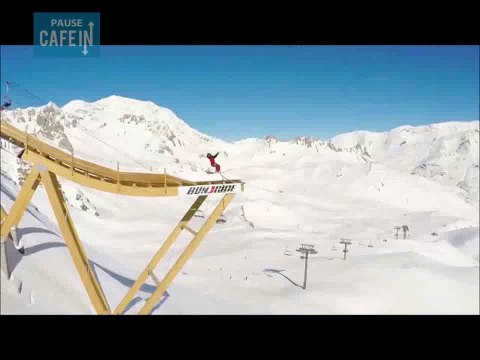 Le saut à l'élastique en ski, pour les adeptes de sensations fortes