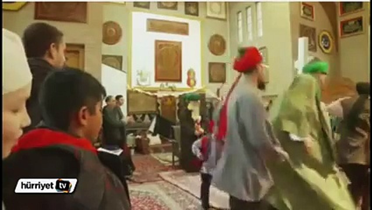 Tarikatta doğum günü kutlaması
