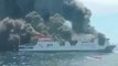 Images amateurs du ferry en flammes au large de l'Espagne