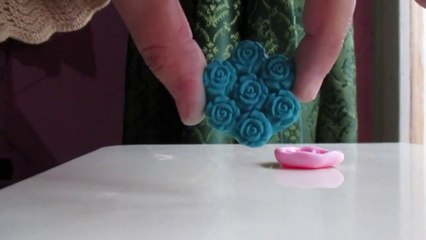 How to use silicone mold with clay