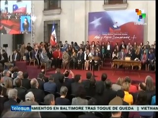 Michelle Bachelet anuncia que convocará a una constituyente este año