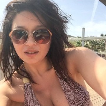 Nurgül Yeşilçay Yazın İlk Bikinili Fotoğrafını Paylaştı
