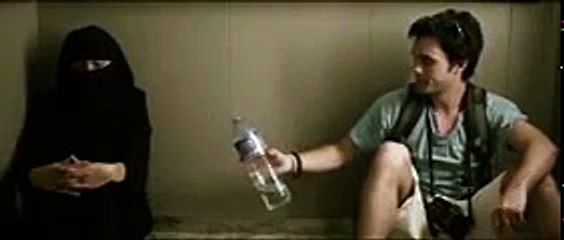 Kara Çarşaflı Kadın ve Adam Asansörde Mahsur Kalırsa