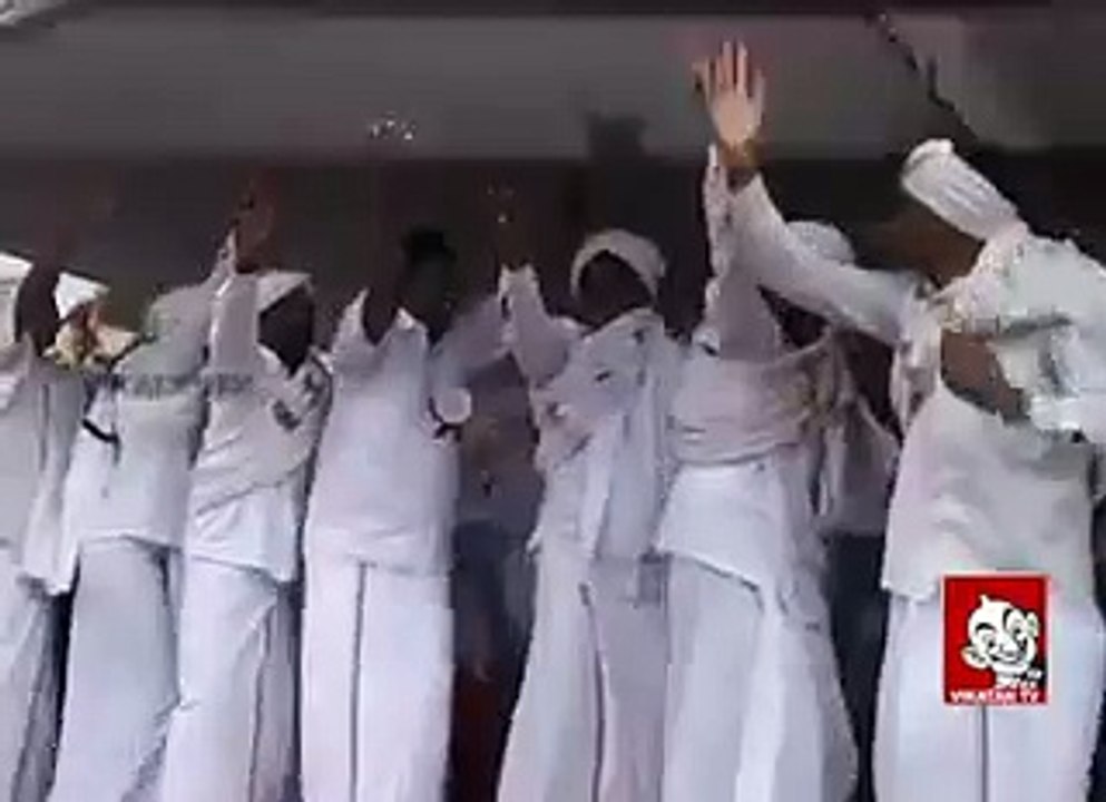 vijayakanth funny dance