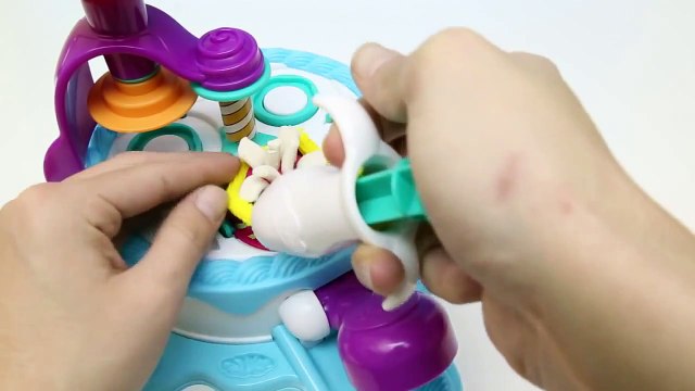 Play Doh Cake Makin' Station Bakery Playset Decorate Cakes Cupcakes Playdough Hasbro Toys