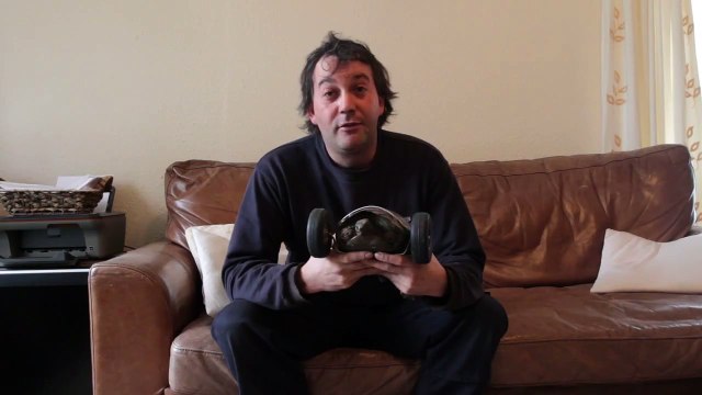 Tortuga discapacitada vuelve a caminar gracias a ruedas