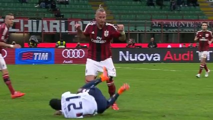 Jeremy Menez Red Card - AC Milan vs Genoa 1-2 Serie A 2015 HD