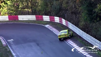 Descargar video: Nordschleife 2014 Big Crash & Fail Compilation Nürburgring Touristenfahrten VLN 24H Rallye