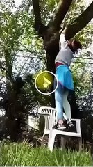 cette fille veut savoir ce qui vient de se passer...