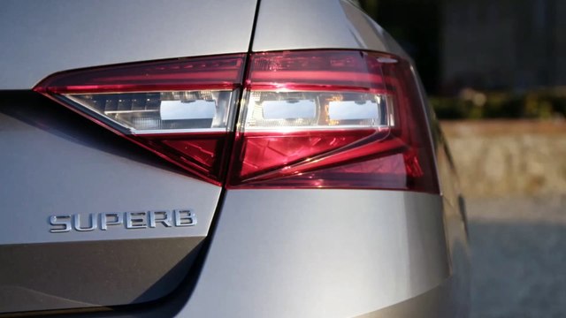 DESIGN Novo Skoda Superb 2016 120 cv-280 cv