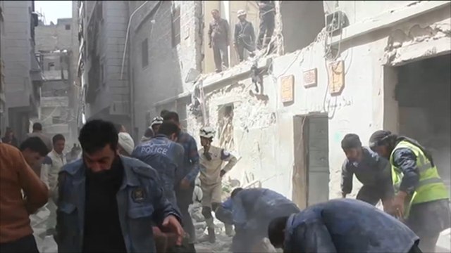 26 قتيلا جراء غارات للنظام بالبراميل على حلب
