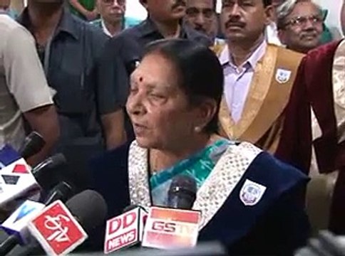 Gandhinagar Anandiben Patel talks on Nepal earthquake relief from Gujarat