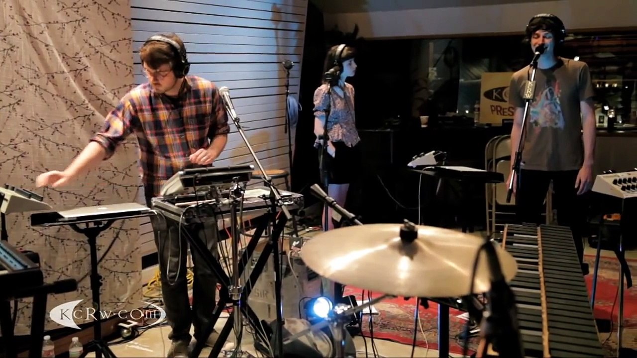 Gotye performing "Somebody That I Used To Know" on KCRW