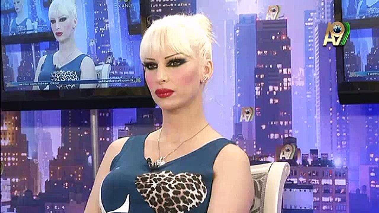 Adnan Hoca '' Athena'nın solisti Gökhan Özoğuz’un Şeyh Kıbrisi Hocamızı sevmesi onun ruhundaki sevgi yüceliğini gösterir ''