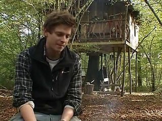 Tree house man lives off the land