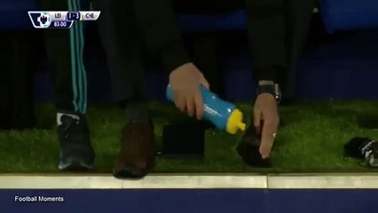 Chelsea: José Mourinho se lavó los zapatos en ¡pleno partido! (VIDEO)