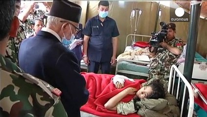 Descargar video: Nepal, popolazione allo stremo. E cresce la rabbia per la lentezza degli aiuti