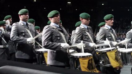 Berlin Tattoo 2013 O2 World - Einmarsch Stabsmusikkorps﻿ der Bundeswehr