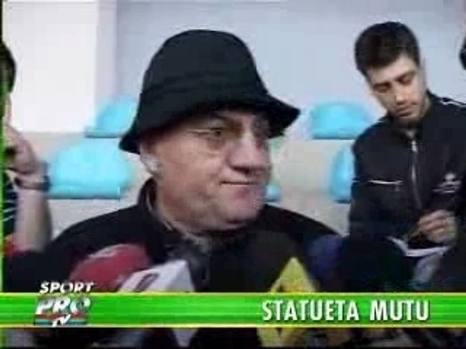 Mitica:Mutu merita statuie