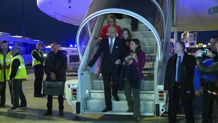 Népal :  un avion ramène 206 rescapés en France