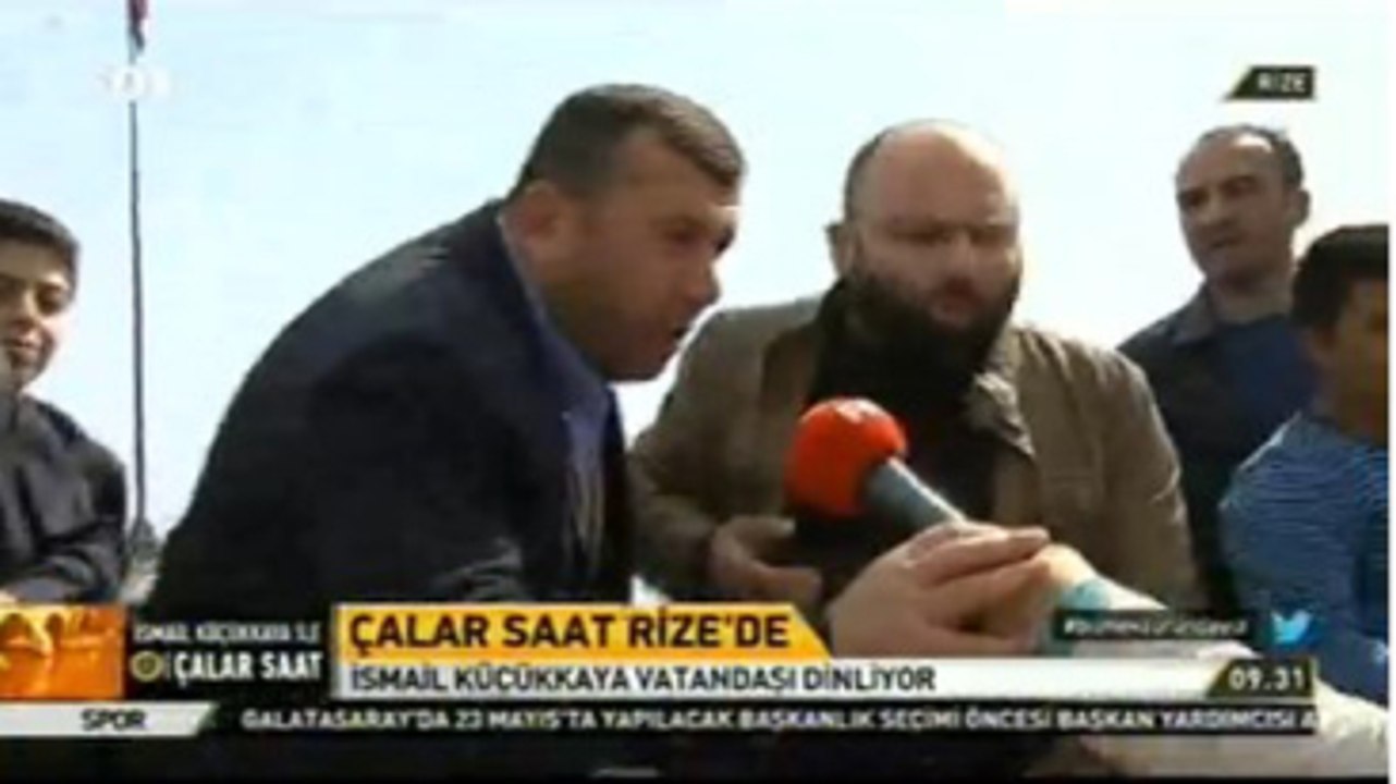 Rize'de Canlı Yayın Yapan İsmail Küçükkaya'ya Vatandaş Tepkisi