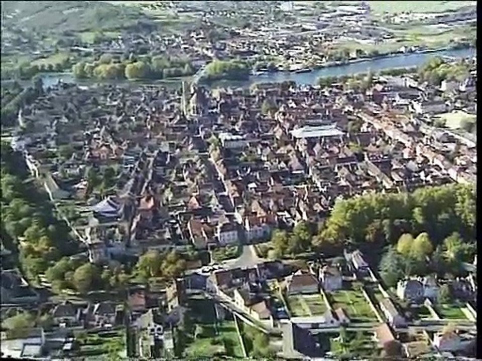 Villeneuve sur yonne en vidéo les Voies d'Antan