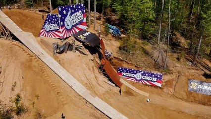 Premier triple backflip au monde en motocross